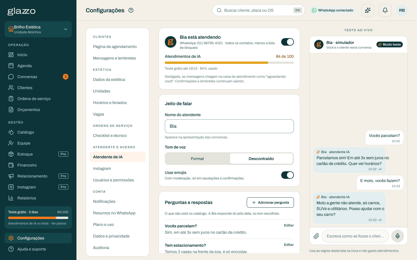 Tela Configurações › Atendente de IA, com nome, tom de voz, perguntas e respostas e o simulador ao lado